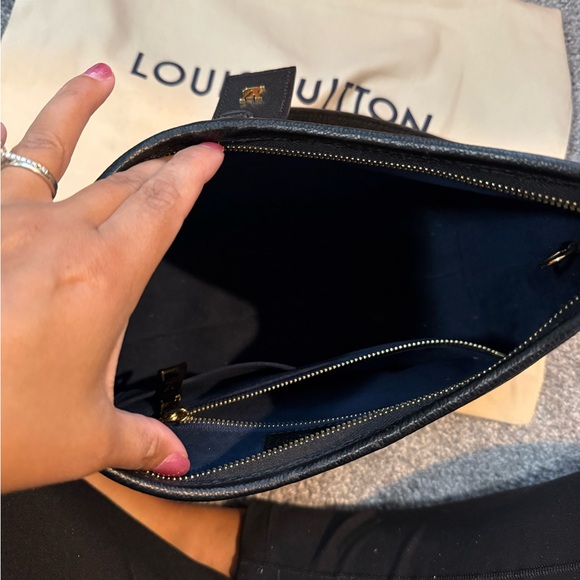 Louis Vuitton Black Embossed Shoulder Bag carry all PM - Picture 8 of 11